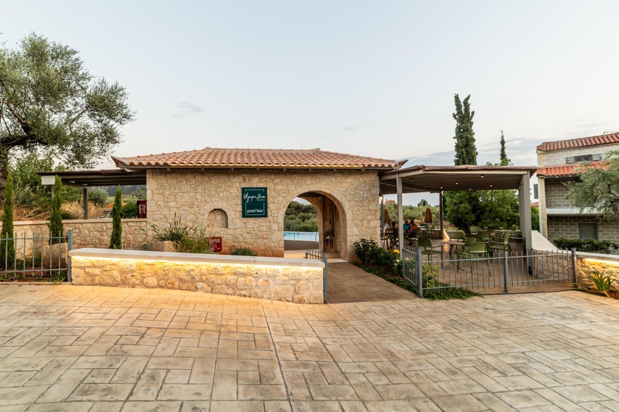 Olympia Zervea Studios With Pool - Apartment Кардамили Экстерьер фото